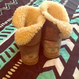 Short Chestnut Uggs